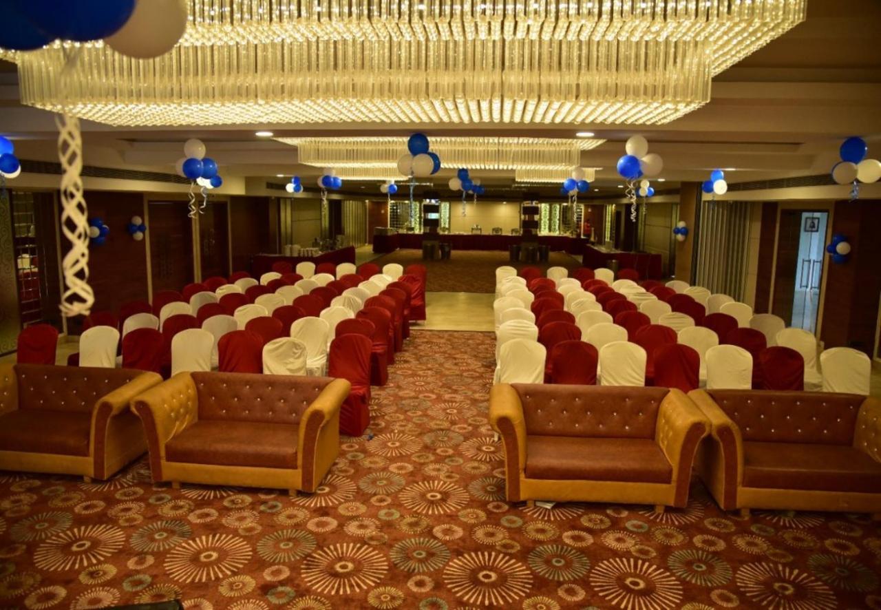 Rang Lords Inn Bharuch Екстер'єр фото