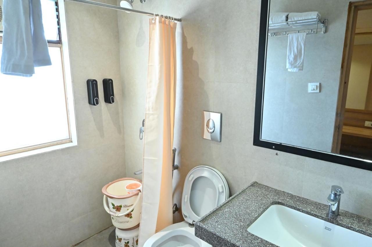 Rang Lords Inn Bharuch Екстер'єр фото