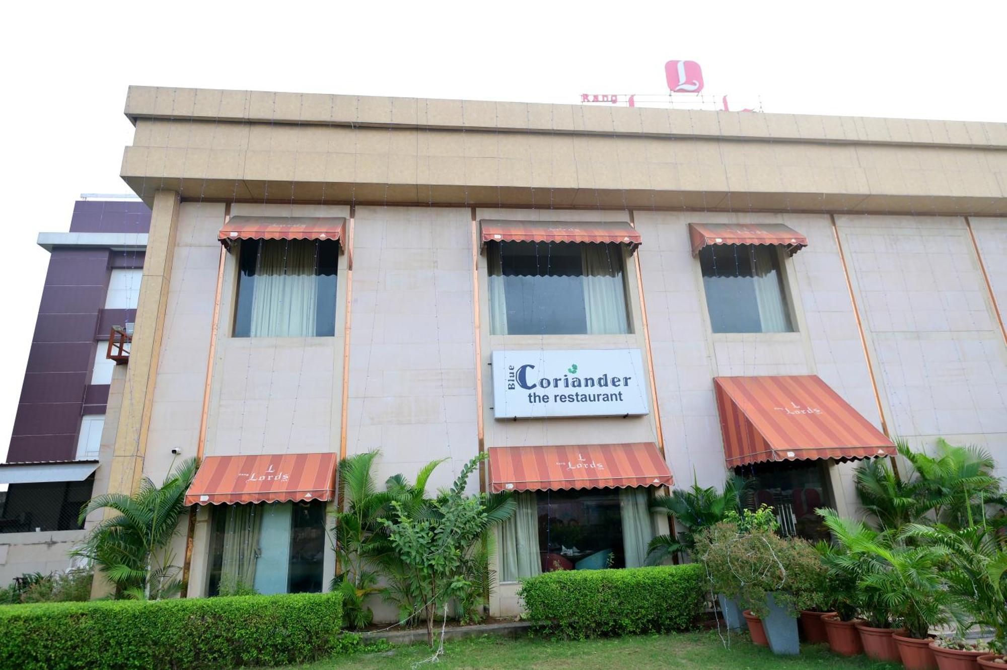 Rang Lords Inn Bharuch Екстер'єр фото