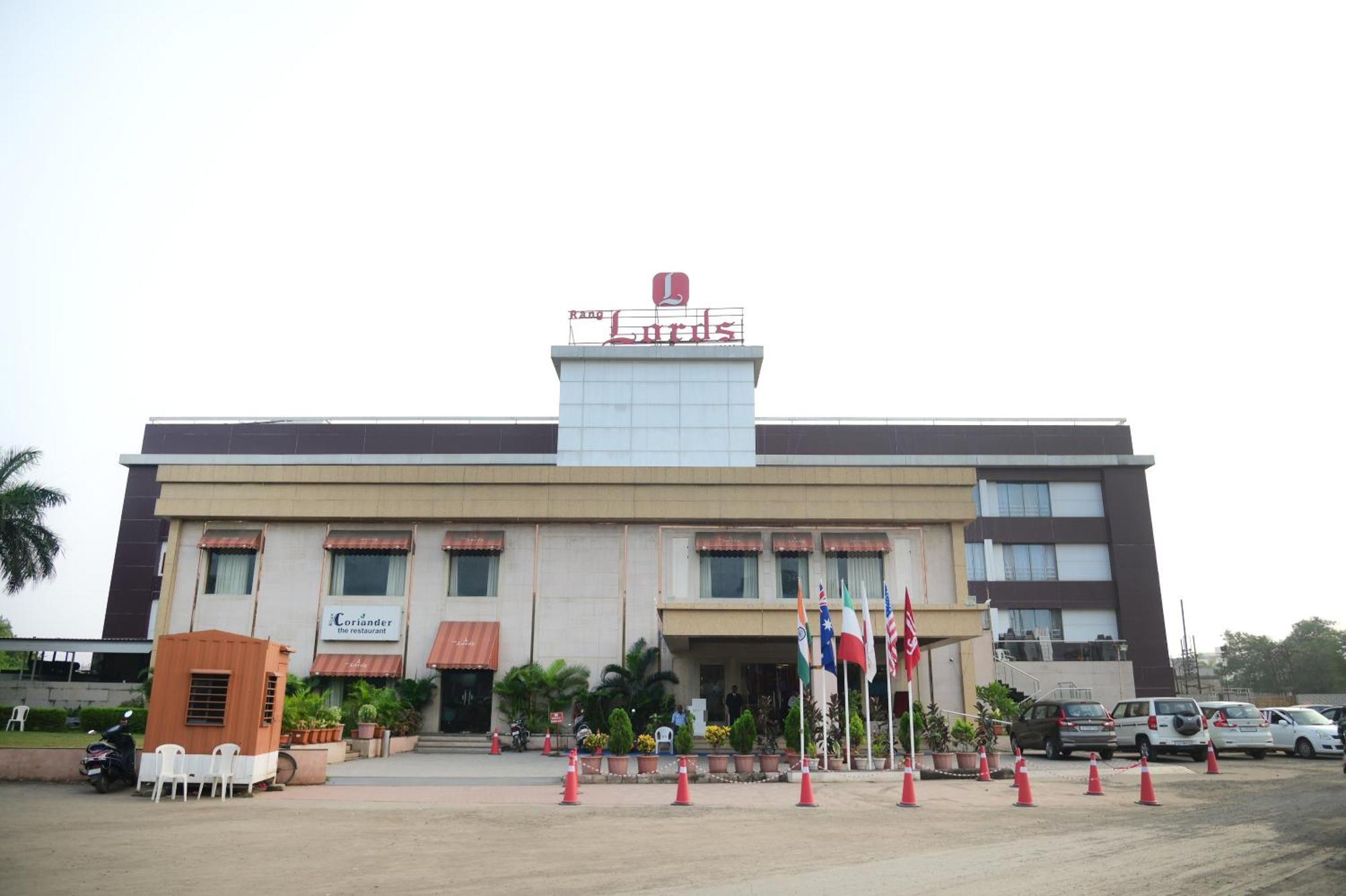 Rang Lords Inn Bharuch Екстер'єр фото