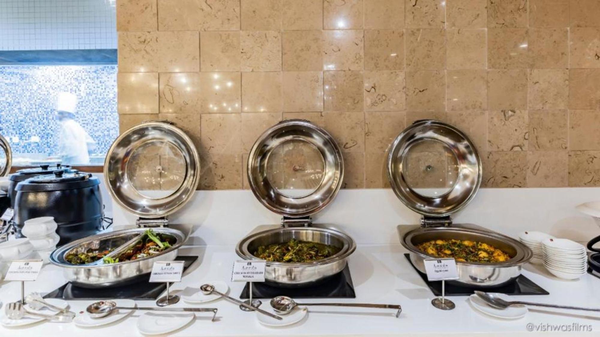 Rang Lords Inn Bharuch Екстер'єр фото